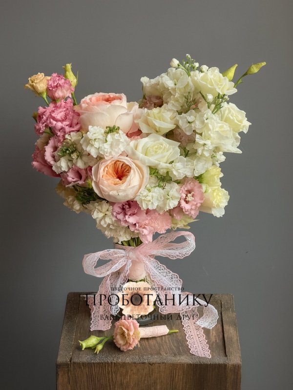 Букет невесты с пионовидными розами