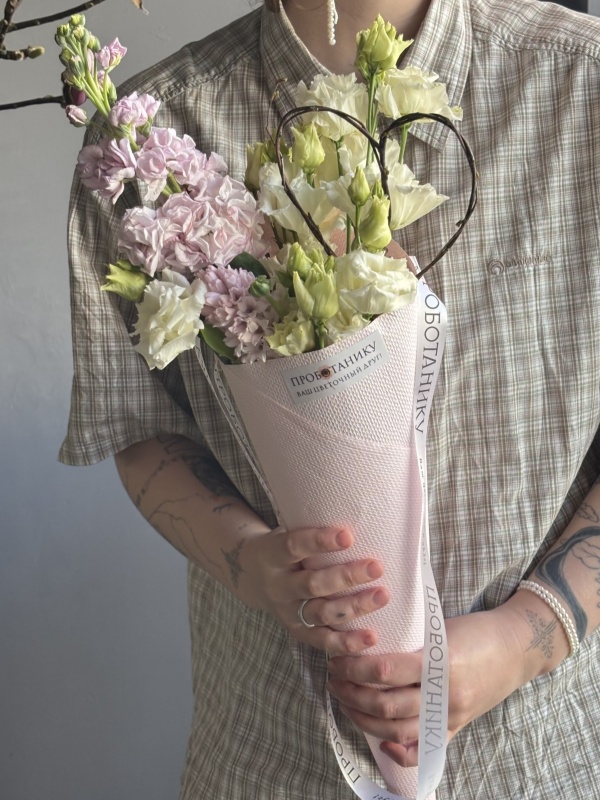 Букет-комплимент с весенним миксом