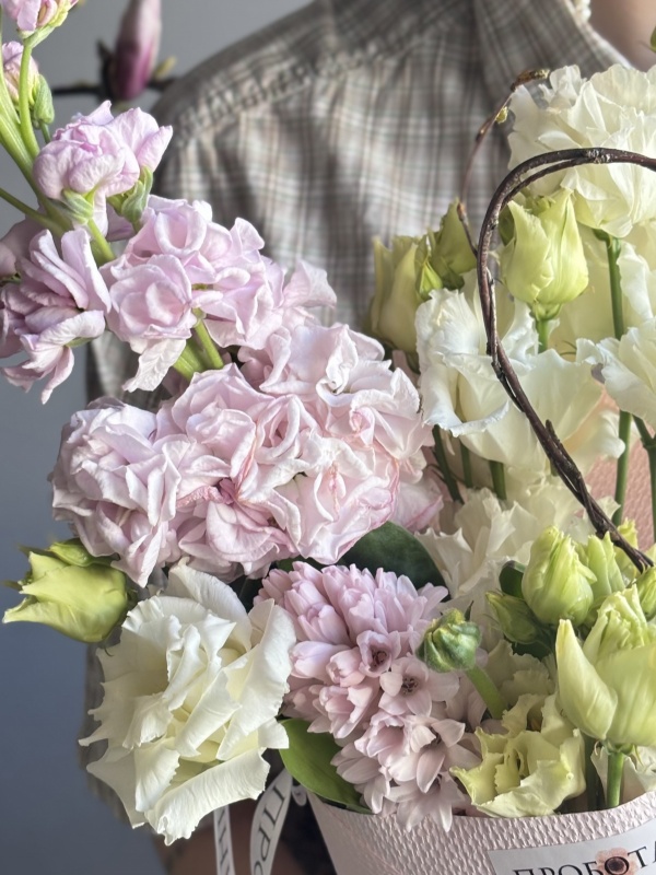 Букет-комплимент с весенним миксом