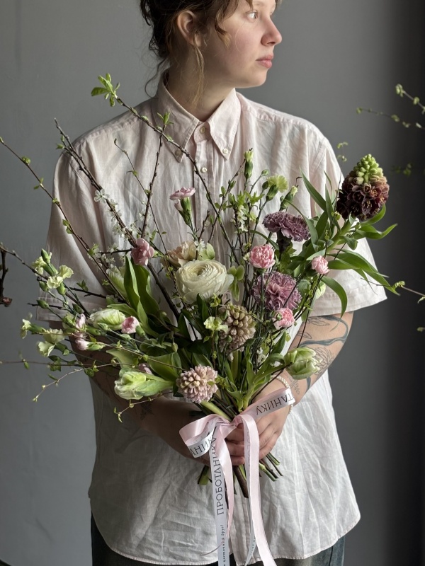 Эксклюзивный интерьерный букет в фритиллярией