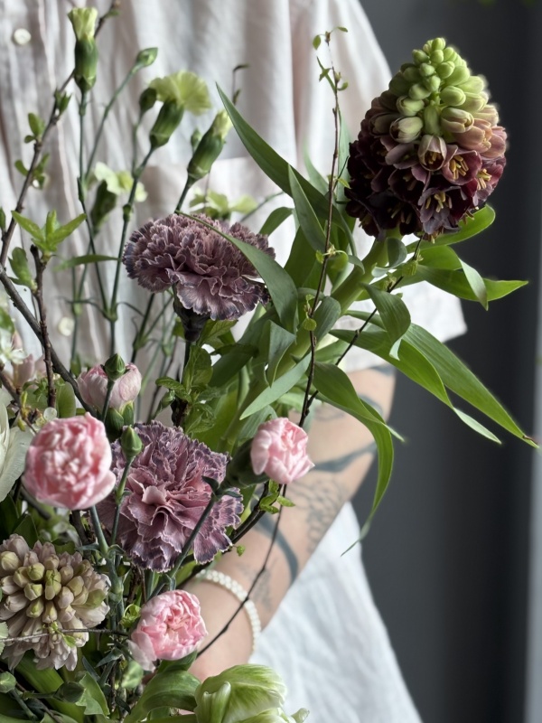 Эксклюзивный интерьерный букет в фритиллярией