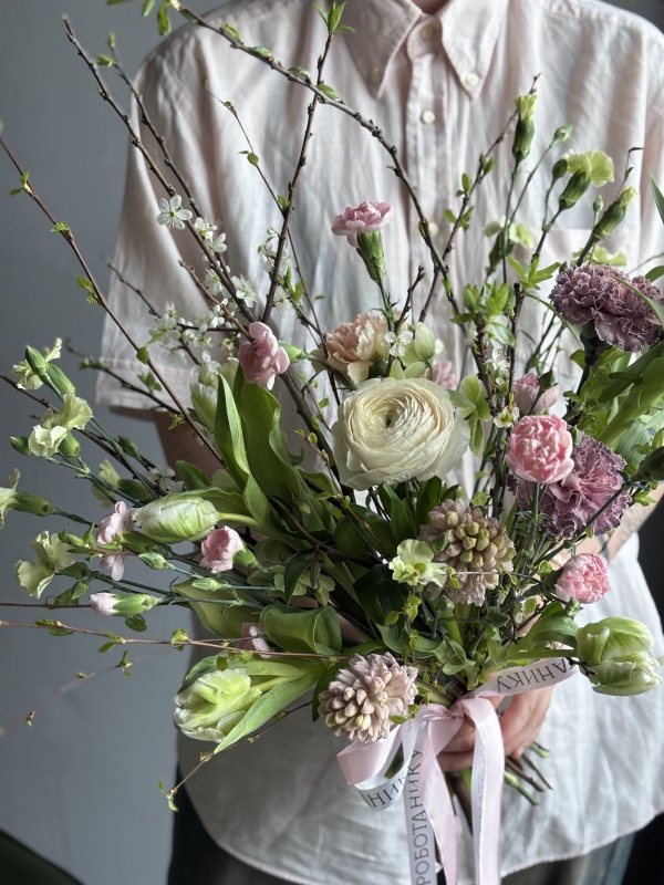 Эксклюзивный интерьерный букет в фритиллярией