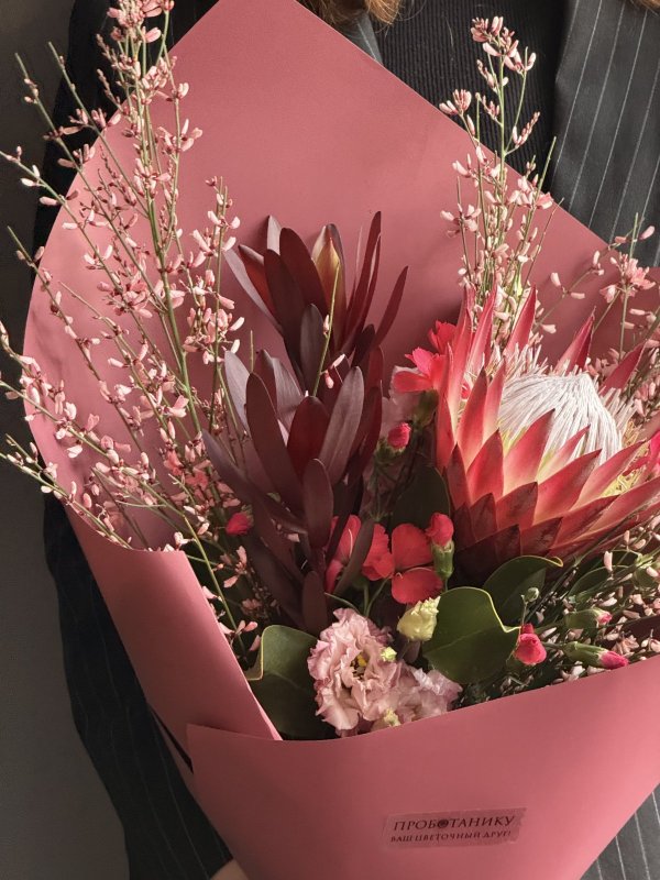 Букет с африканской протеей