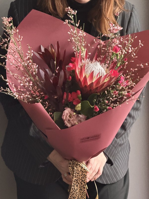 Букет с африканской протеей