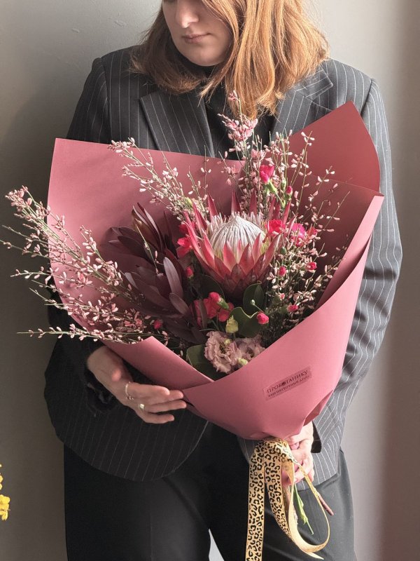 Букет с африканской протеей