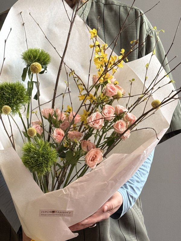 Весенний букет с гвоздиками барбатус