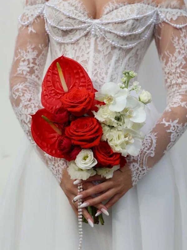 Премиум красно-белый букет невесты