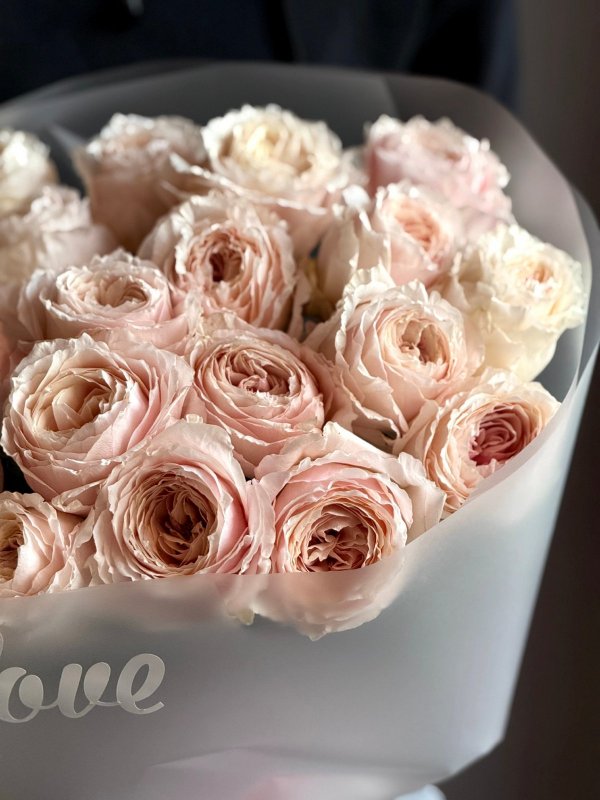 Букет из пионовидных роз