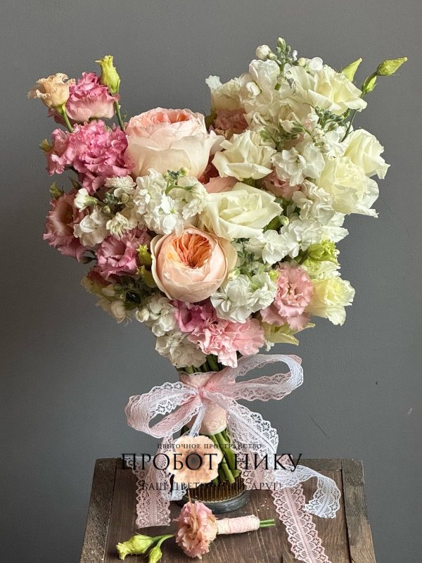 Букет невесты с пионовидными розами