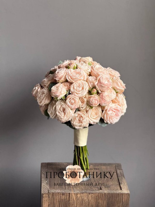 Букет невесты с розой бомбастик